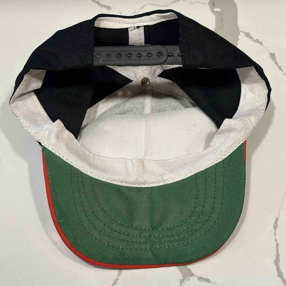 Snapback tag has